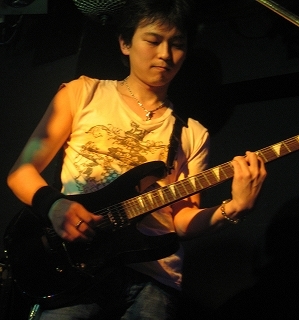 XinZino's profile picture. 兵庫県内で公務員をしています。
霞ヶ関での勤務経験があり、これまで福祉、保育、子育てに関する仕事を中心にやってきました。
現在、妻と4歳の長男の3人暮し。