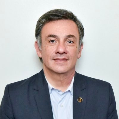 Senador por el departamento Uruguay • Médico cardiólogo • Profesor universitario (UNER) • Ex Presidente Municipal de Concepción del Uruguay 2019-2023