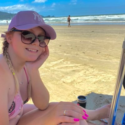 Na dúvida, escolha o que te faça feliz ✈️