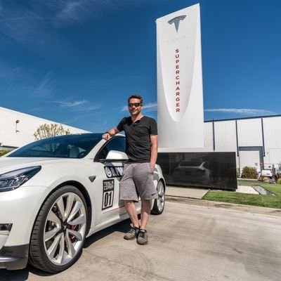 just a guy with a camera documenting my Tesla experience! Tweets are my own. Check out my YouTube 👇https://t.co/WHJ7jxmHgq