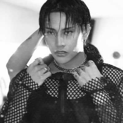 happysouls01's profile picture. 7:43 I hope you're asleep. (Fan account)