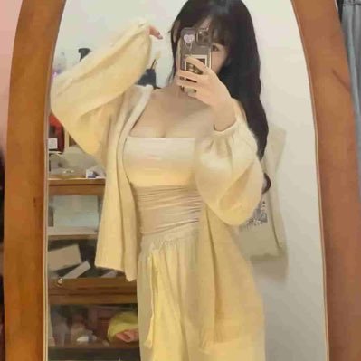 32L3lDf3YEaZ8's profile picture. 