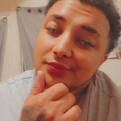 I'm a Trans man I'm pretty chill and laid back
Got a question ask it!!