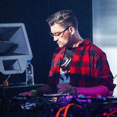猫 シ Corp. Profile
