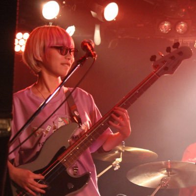 遠山サンドウィッチ(@toyama_sandwich)のBa.いけちゃん / 楽器作ったりもする made in IKENAGA 🎸 グレーとビールとアラレは正義