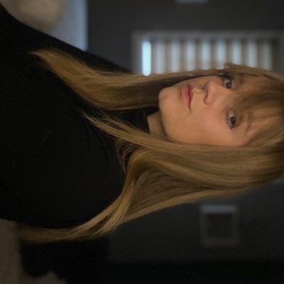 🎬