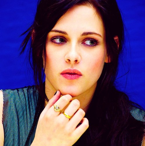 InquisitiveSwan's profile picture. We know what we are, but not what we may be.