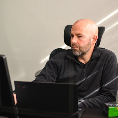 Stem cell biologist at the Hebrew University of Jerusalem. Interested in nuclear reprogramming and early embryonic development. Proud father of three.