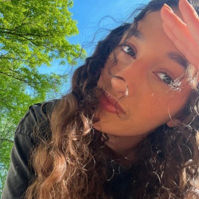 ane3sah's profile picture. 🎧🍓📖🌿📸☕️🌞🕊️