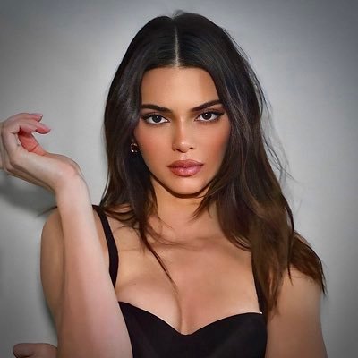 fan page of the highest paid supermodel ✨ @kendalljenner follows 🥰 https://t.co/DZ2IY3ND5X 💕 https://t.co/dOXRlFX7Kp