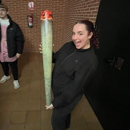 No tengo ganas ni creatividad para hacer una buena bio
Básica pero no hetero
Bio uam