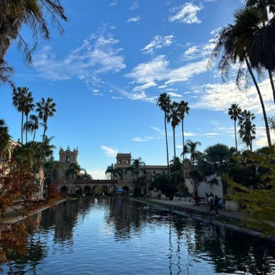 kiiiimmmmmmmm's profile picture. "An unexamined life is not worth living."
#fit
#handmade
#black