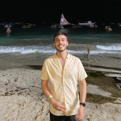 digitador de letras coloridas sem sentido / servente de pedreiro para obras digitais
