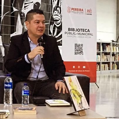 Comunicador Social - Periodista, música, literatura.