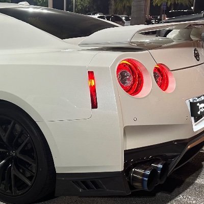 jesusval305's profile picture. live life happy