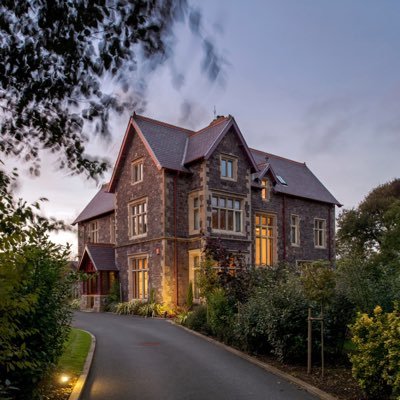 Luxury bed and continental breakfast guest accommodation and self-catering holiday house, set in beautiful 12-acre gardens in St Davids, Pembrokeshire, Wales