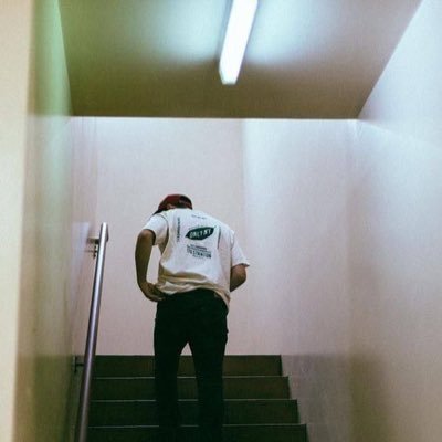 BeruangDior's profile picture. strapped into void