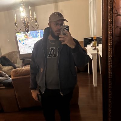 Gristofar's profile picture. I be talking sometimes. yall don’t know me on here and I enjoy that. burn in my light , with love 🫂