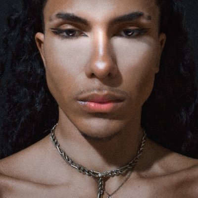 |Modelo New Face                                                                   
           |Trans Não-Binárie