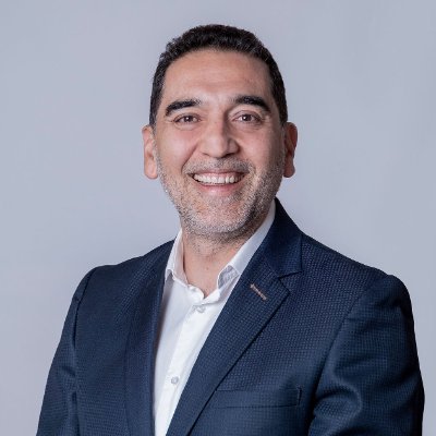 Empresario, advisor / mentor en emprendimiento, board member, ángel inversionista y financiero. Amo los viajes, el basket, los bonsai y el trabajo en madera.