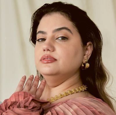 Bailarina, Professora de Dança e Modelo Plus Size.