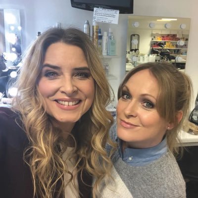 Proud gay gal obsessed with Emma Atkins, Vanity 👱🏻‍♀️👩🏼, Soaps & wlw ships 🏳️‍🌈 Emmerdale 💚 Just here to post vanity/charity/vanessa gifs🥲