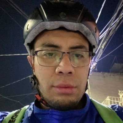 •Fotógrafo ocasional •Amante del café •Ciclista 🚲 •Lector desde pequeño •Papá amoroso
