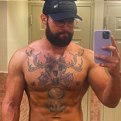 6’4, 240lbs/193cm Giant cat looking for a sunspot to sleep in. Pet me…. with your eyes!!! 😾 Help me grow $PetTiger93