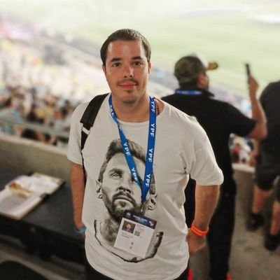 Periodista especializado en deportes - Estadígrafo - 32 años - Trabajo en:
Equipazo, TLS Diario, Fútbol TV, La Tarde es Nuestra y
Telesol.