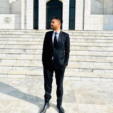Humanist #We rise by lifting others ! devoting my life for my people !future legislator -barrister 2 be #Uol law 🏴 👨🏻🎓🏡Quetta_Balochistan