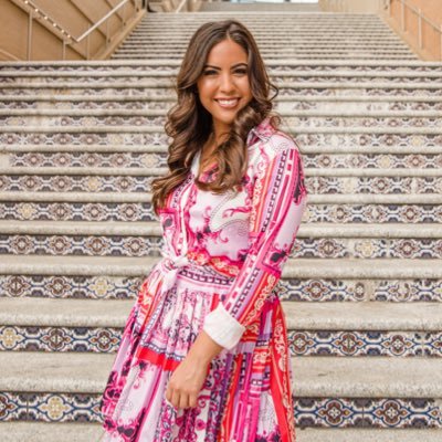Your go-to girl for life in Kansas City! 📸 Eat • Drink • Play • Live 🎤 TV Anchor/Reporter turned KC Content Creator 📺 NBC/ CBS / FOX