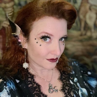 GeekyPinup Profile Picture