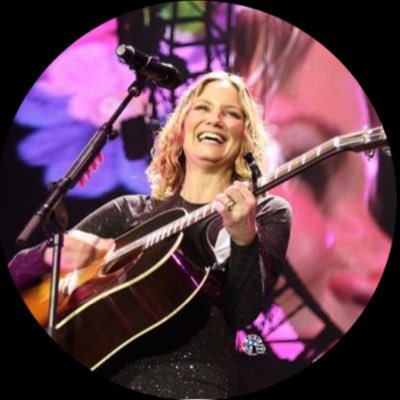 Jennifer Nettles Profile