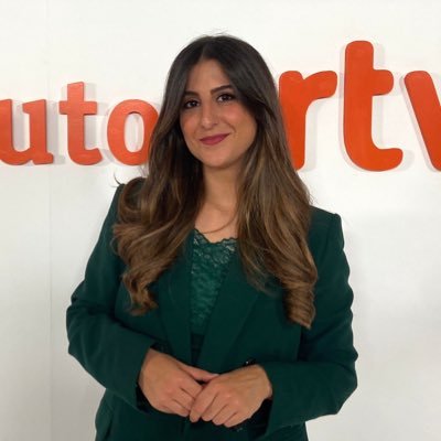 En @rtve. Antes en la @sextanoticias , @cyltv y @radiomarca. Primero estudié Educación Infantil. Exjugadora profesional de balonmano.