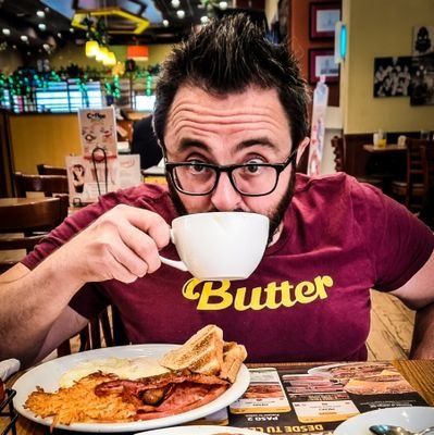 Television guy. Pop culture snob. Globe-trotting gourmand. All views mine etc.