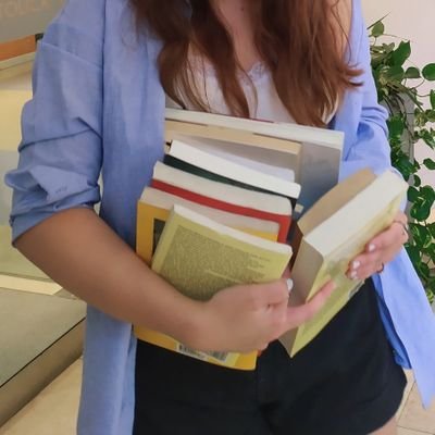 estudio letras 📚 me gusta perderme en los senderos de la filosofía, la poesía y el arte, y encontrarme en la naturaleza y mirada de aquellos a quienes amo. ♡
