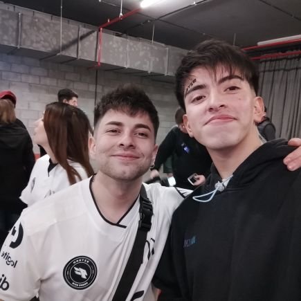 Me gustan mucho los esport🧐 / 9z Team💜