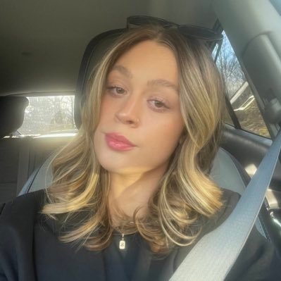 sarahwalll's profile picture. 