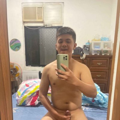 ting12_ting's profile picture. 喜歡聊天，交友，喜歡在沒有任何束縛下做愛做的事，而且赤裸的面對自己