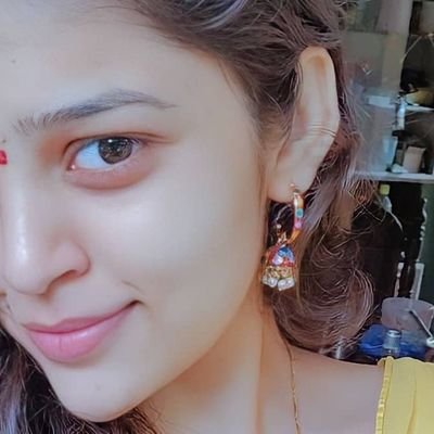 • love Chocolates ♥️
• dogs🦮 & Cats😻
• drink milk 🍼
• have cakes🤤😈