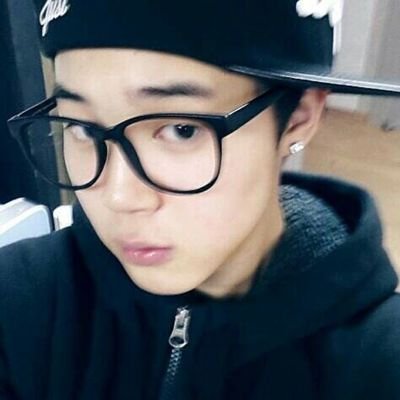 look_heree's profile picture. corea puta