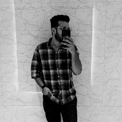 SmitShethna1's profile picture. prolly rolling over cliche thoughts