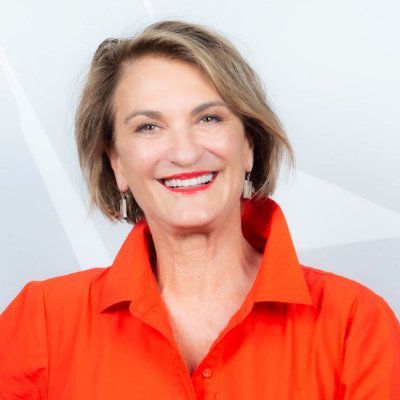 Leadership influencer, speaker, coach, body language & vocal intelligence expert, author of 'Resonate'.
CALL to inquire - 1300 374 889