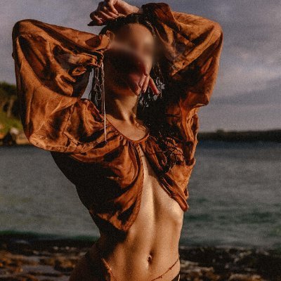 Mellifluous sensualist 🌙✨ Psychedelic experience 🪐 Wild lover of nature & venusian indulgence 🌹🌊