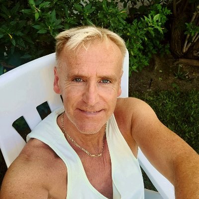 lavidastuttgart's profile picture. happieness is the truth :-)