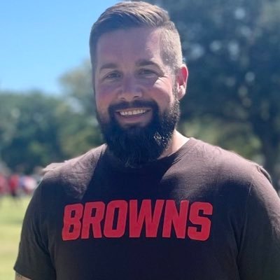 Former cohost of Orange is the new Browns podcast. @Browns fan since birth. Texas raised but bleed brown and orange. Sarcastic as hell. I like to stir the pot.