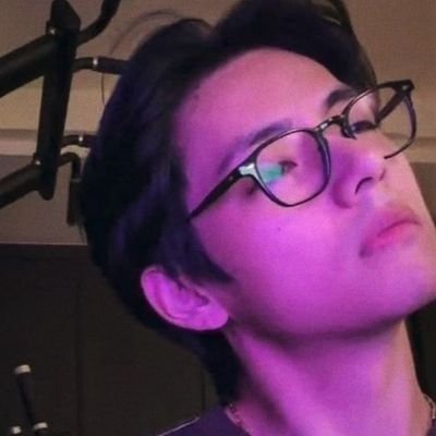 biru_menulis's profile picture. Bangtan girl 💜