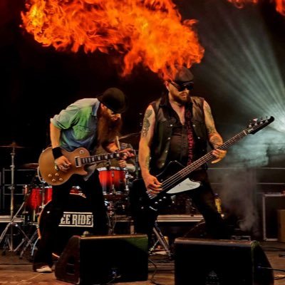 Rock 'n Roll power trio. https://t.co/E4r8WNkYwa Instagoddamn ➡️officialfreeride New video➡️ https://t.co/zd11xlgLUb