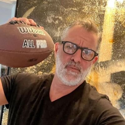 davidmakon9's profile picture. bron to win ⚘⚘🌷