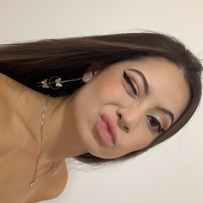 gabimachadons's profile picture. ticking away                      direito - ufjf